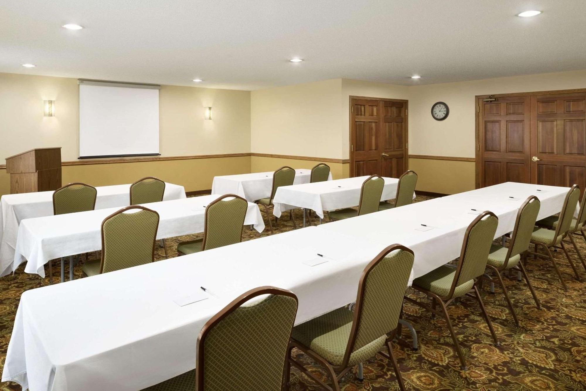 Country Inn & Suites By Radisson, Grinnell, Ia 외부 사진