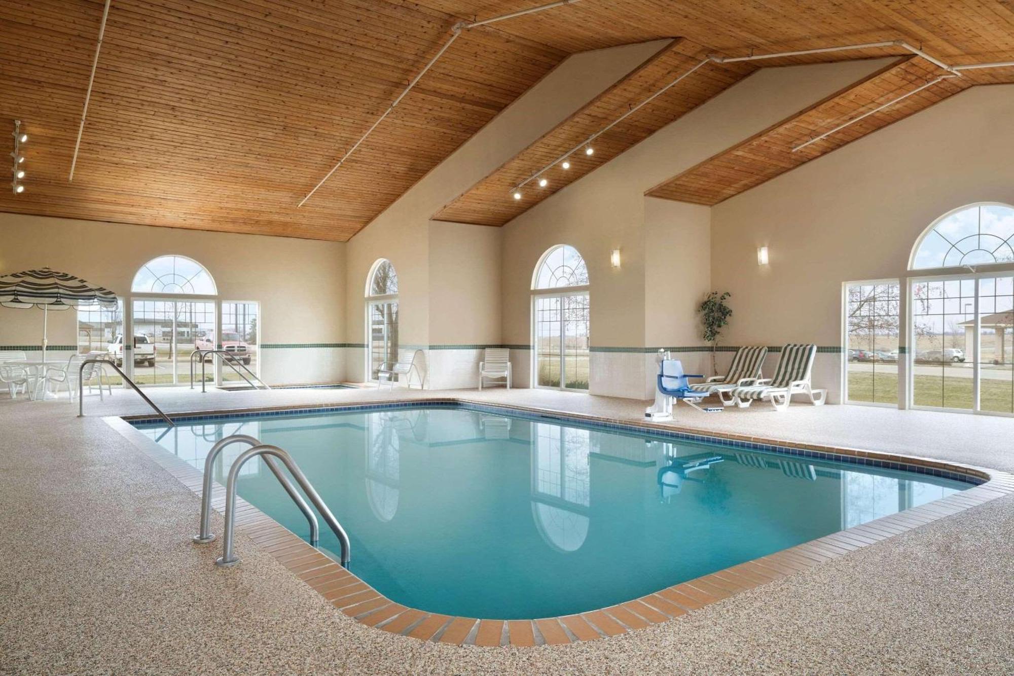 Country Inn & Suites By Radisson, Grinnell, Ia 외부 사진